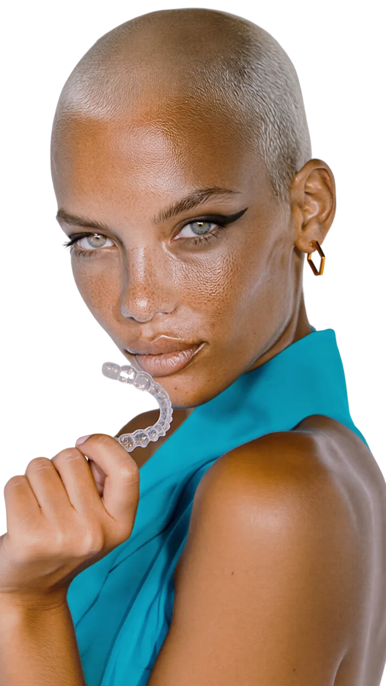Paciente con un alineador transparente RealUp